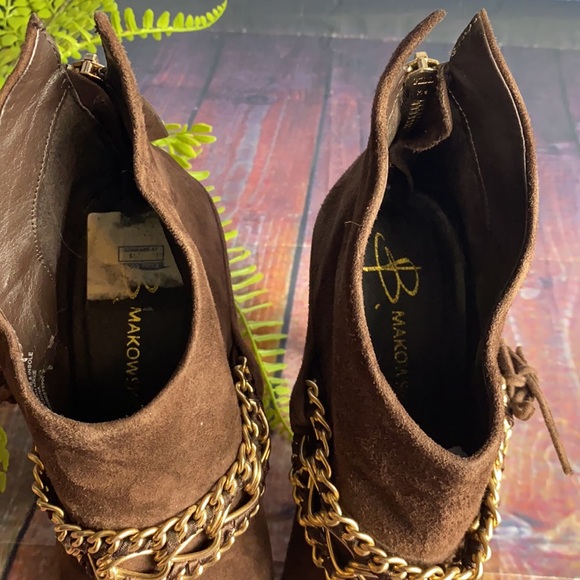 B Makowsky Suede Bold Gold Chain Link Heeled Booties - Picture 11 of 12